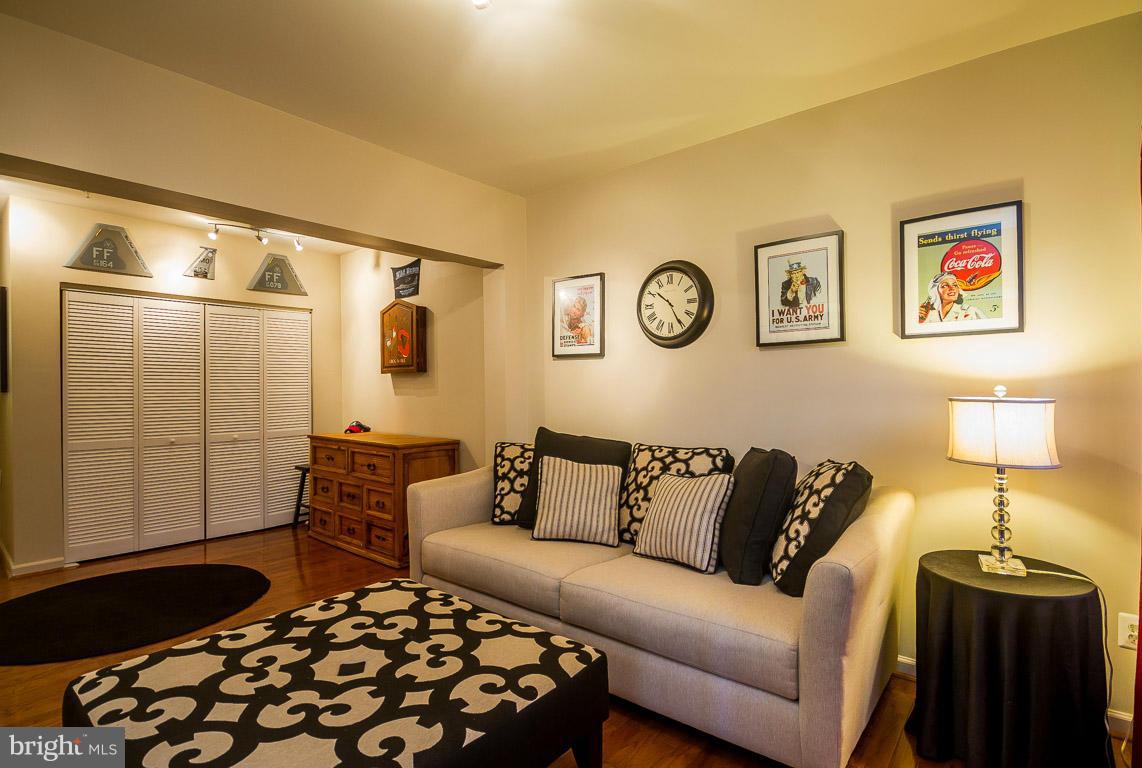 CAMERON STATION - Residential