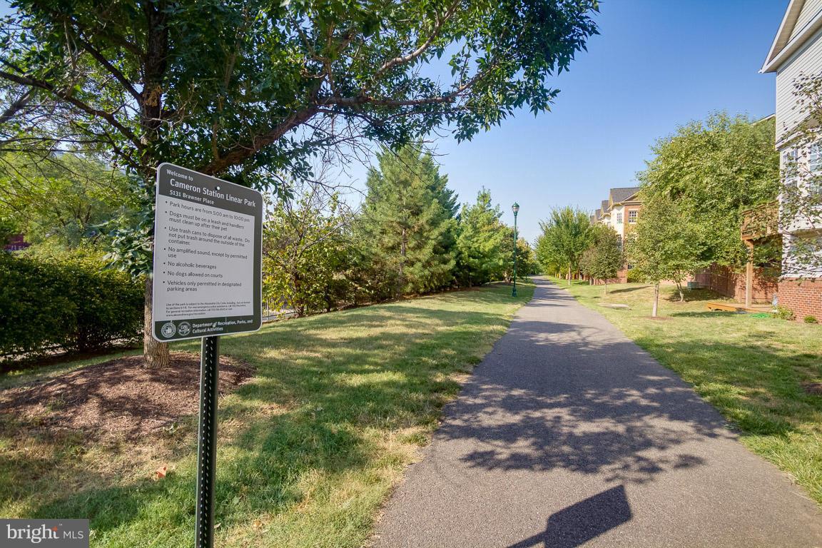 CAMERON STATION - Residential