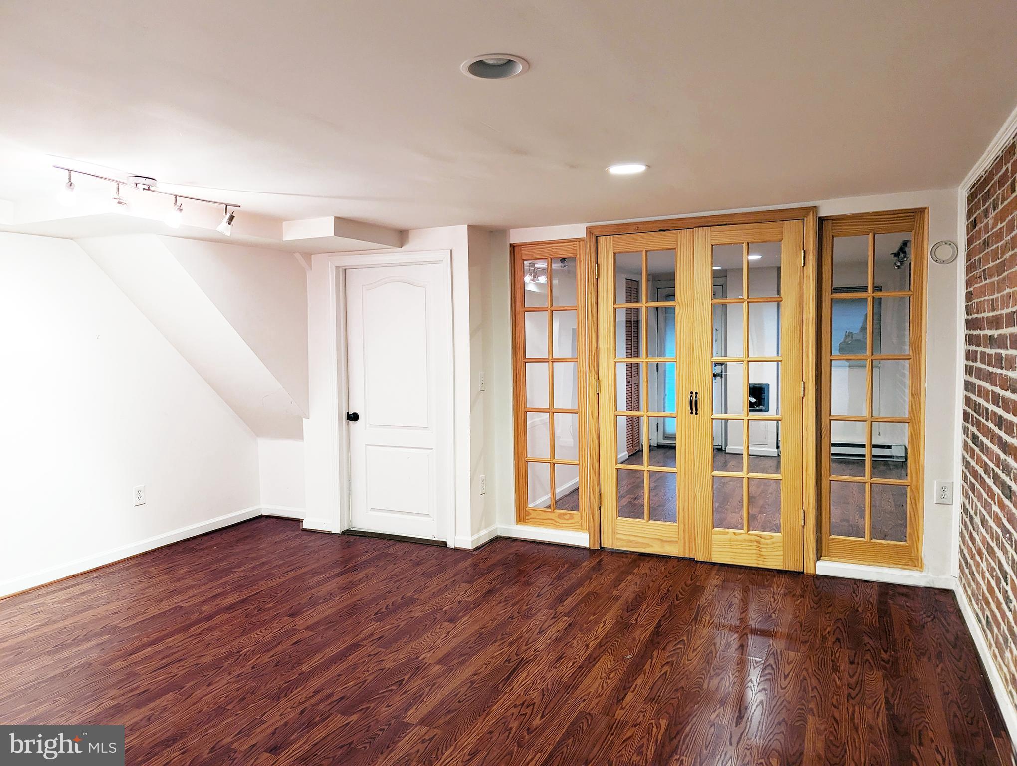 CAPITOL HILL - Residential