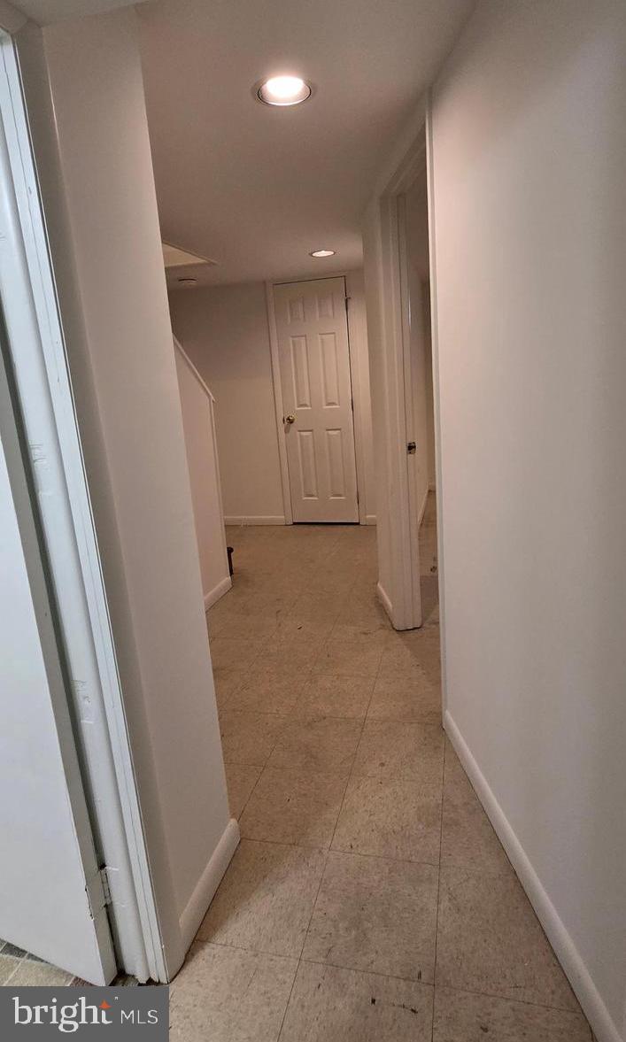 LOCH RAVEN MANOR - Residential Lease