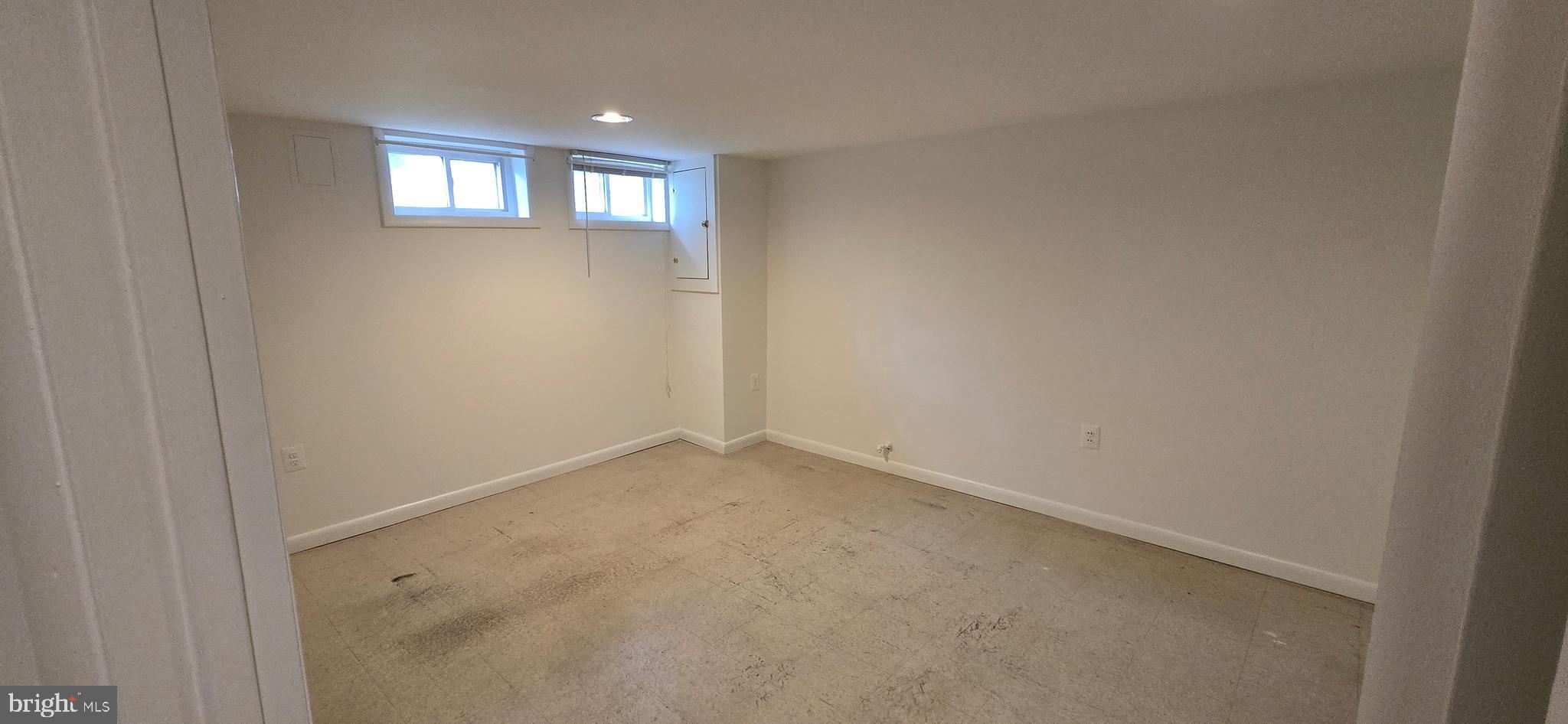 LOCH RAVEN MANOR - Residential Lease