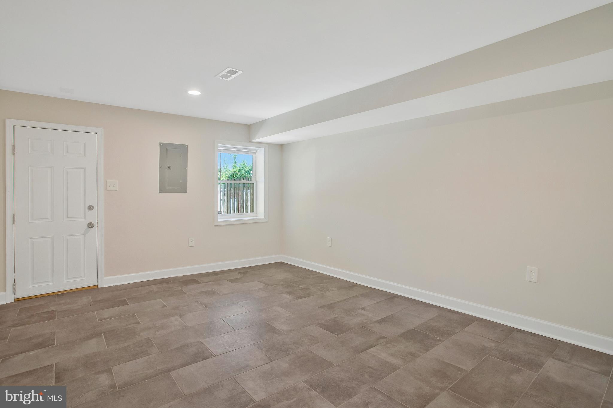 EAST BALTIMORE MIDWAY - Residential