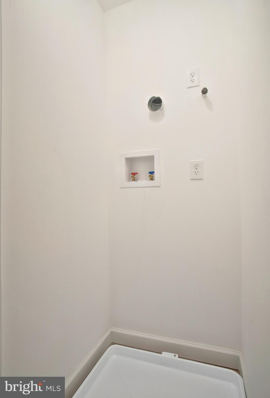 EAST BALTIMORE MIDWAY - Residential