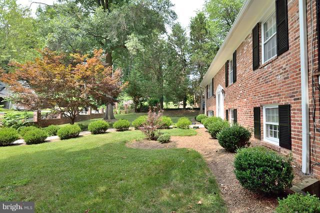 MANORS AT MCNAIR FARMS - Residential Lease