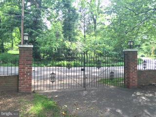 MANORS AT MCNAIR FARMS - Residential Lease