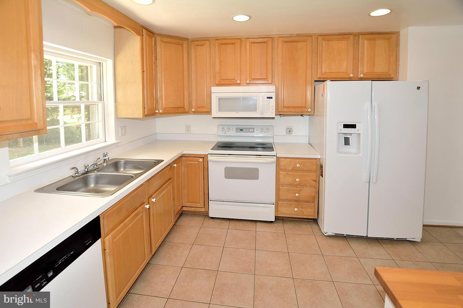 MANORS AT MCNAIR FARMS - Residential Lease