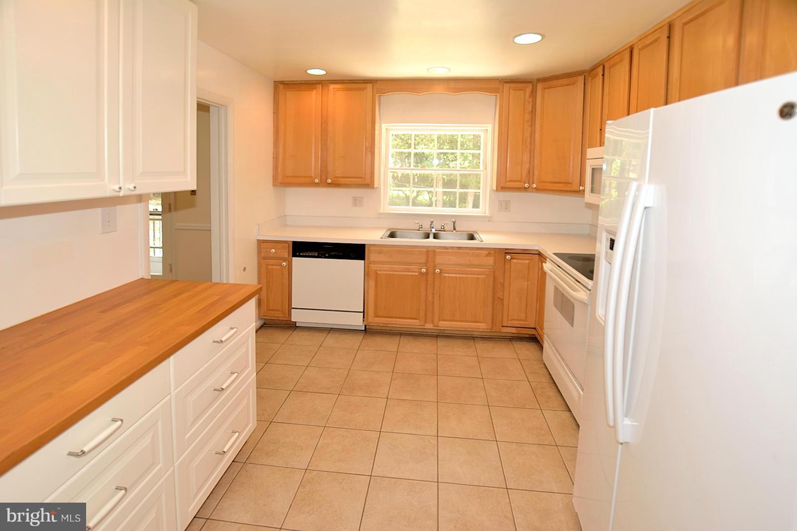 MANORS AT MCNAIR FARMS - Residential Lease