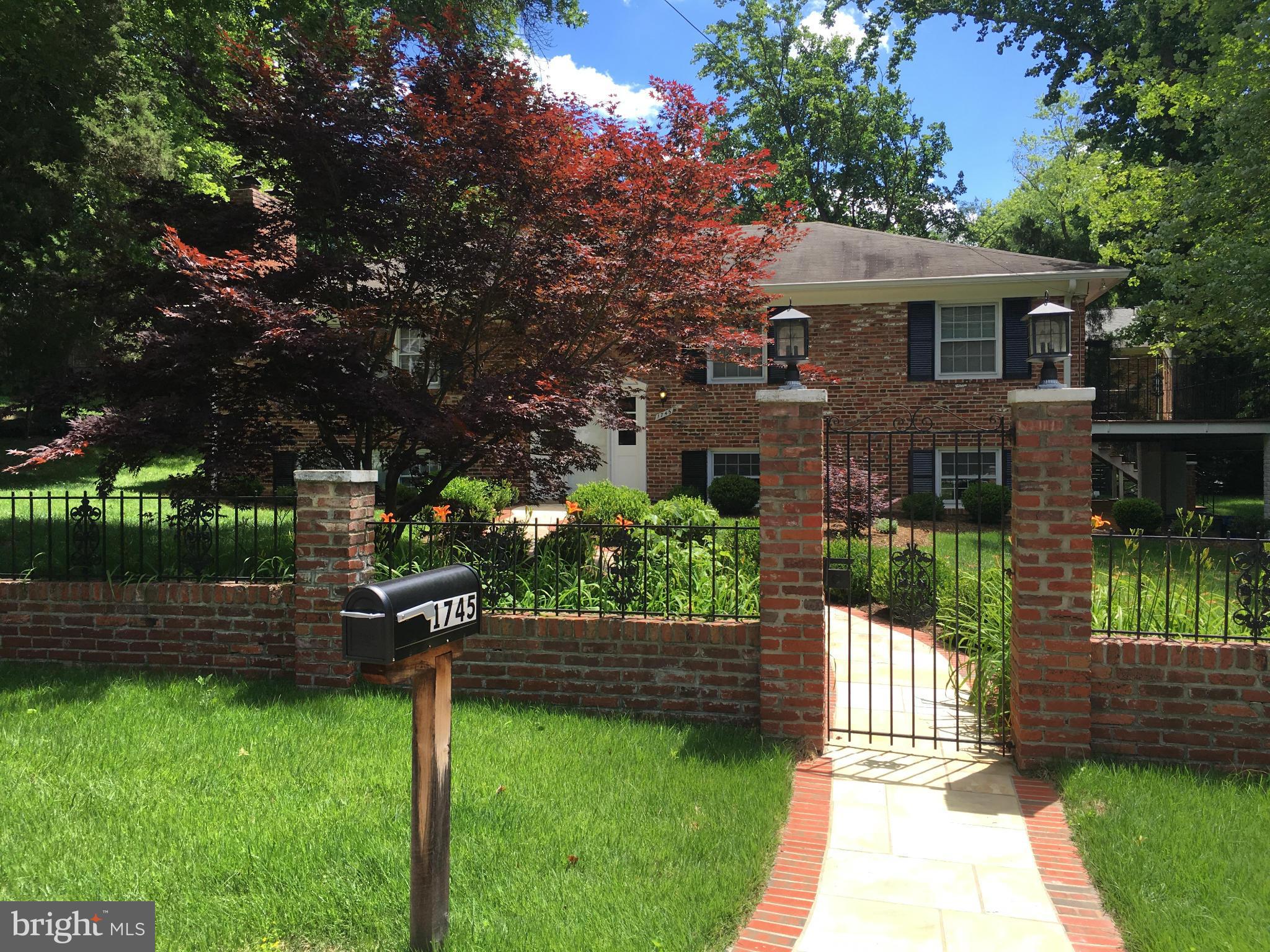 MANORS AT MCNAIR FARMS - Residential Lease