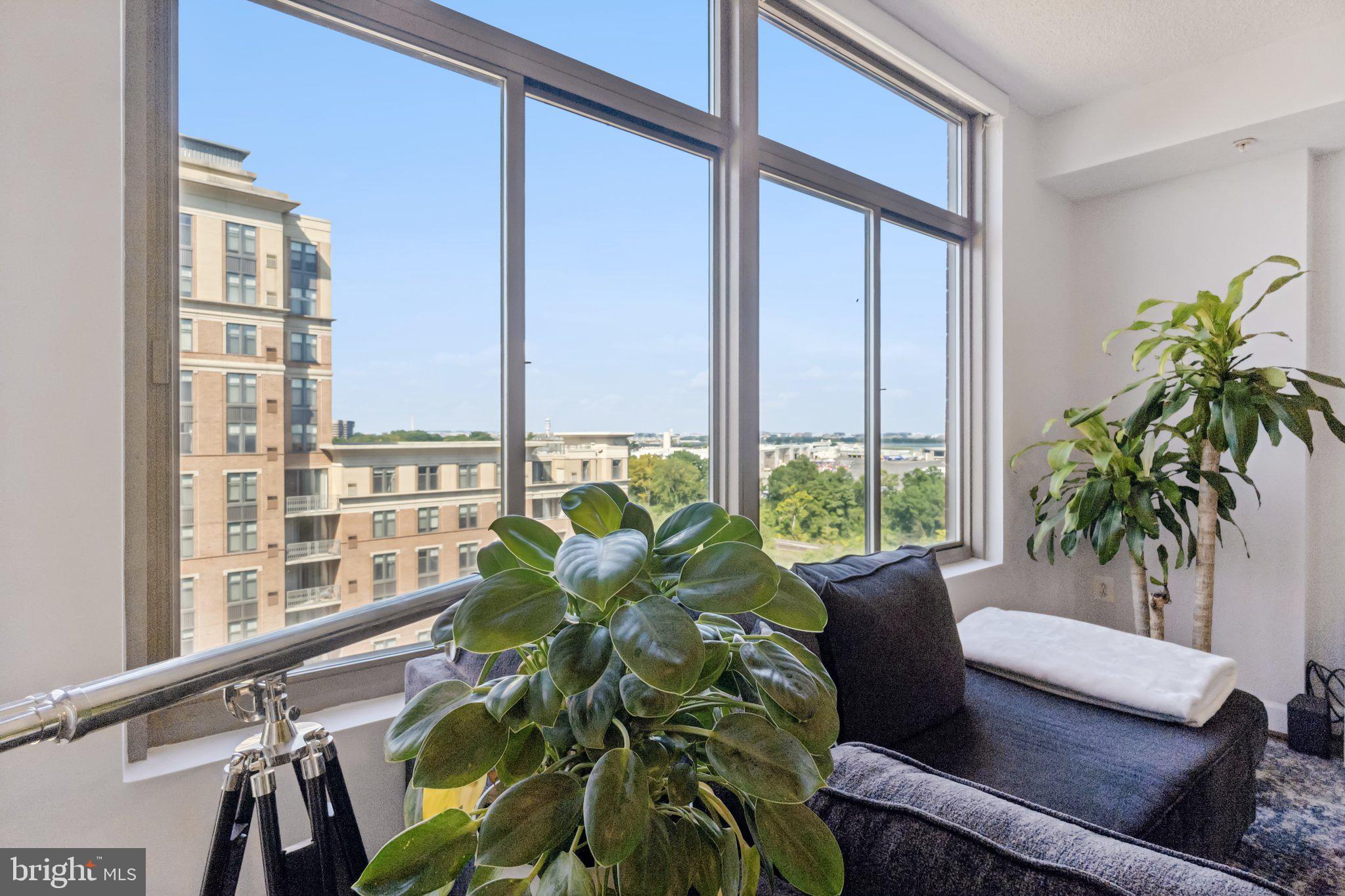 ECLIPSE ON CENTER PARK - Residential