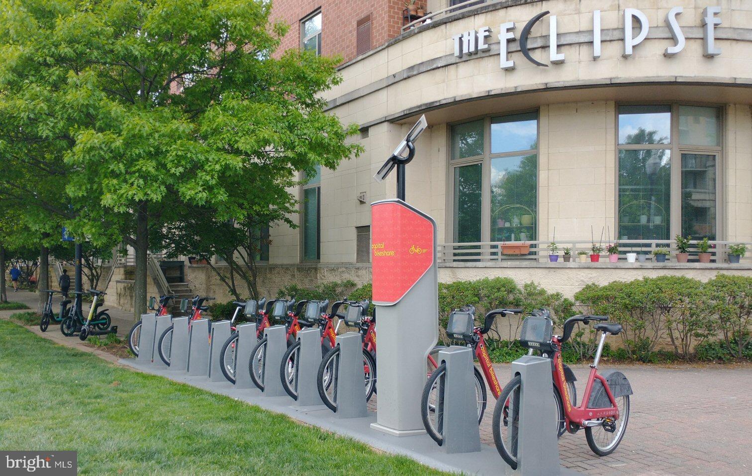 ECLIPSE ON CENTER PARK - Residential