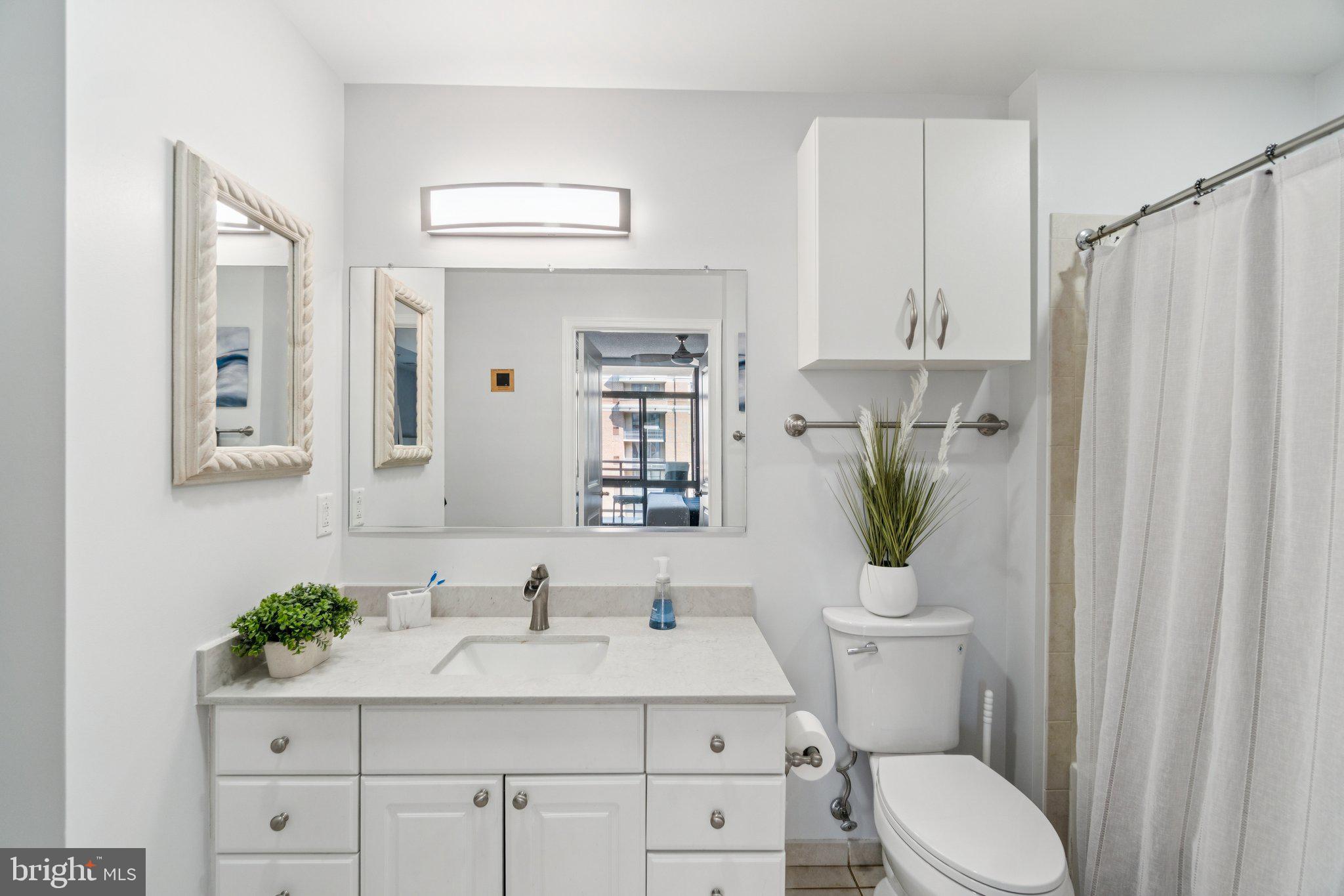 ECLIPSE ON CENTER PARK - Residential