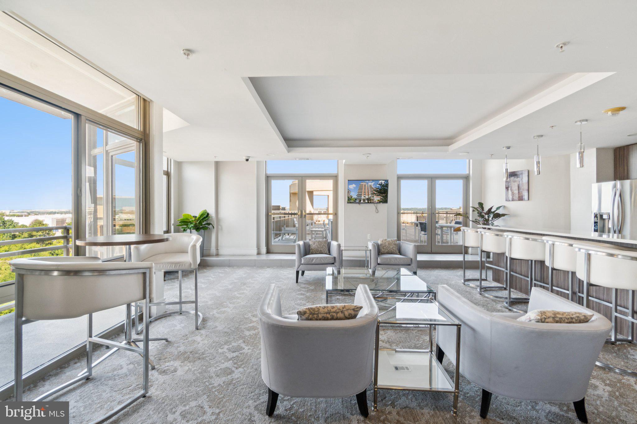 ECLIPSE ON CENTER PARK - Residential