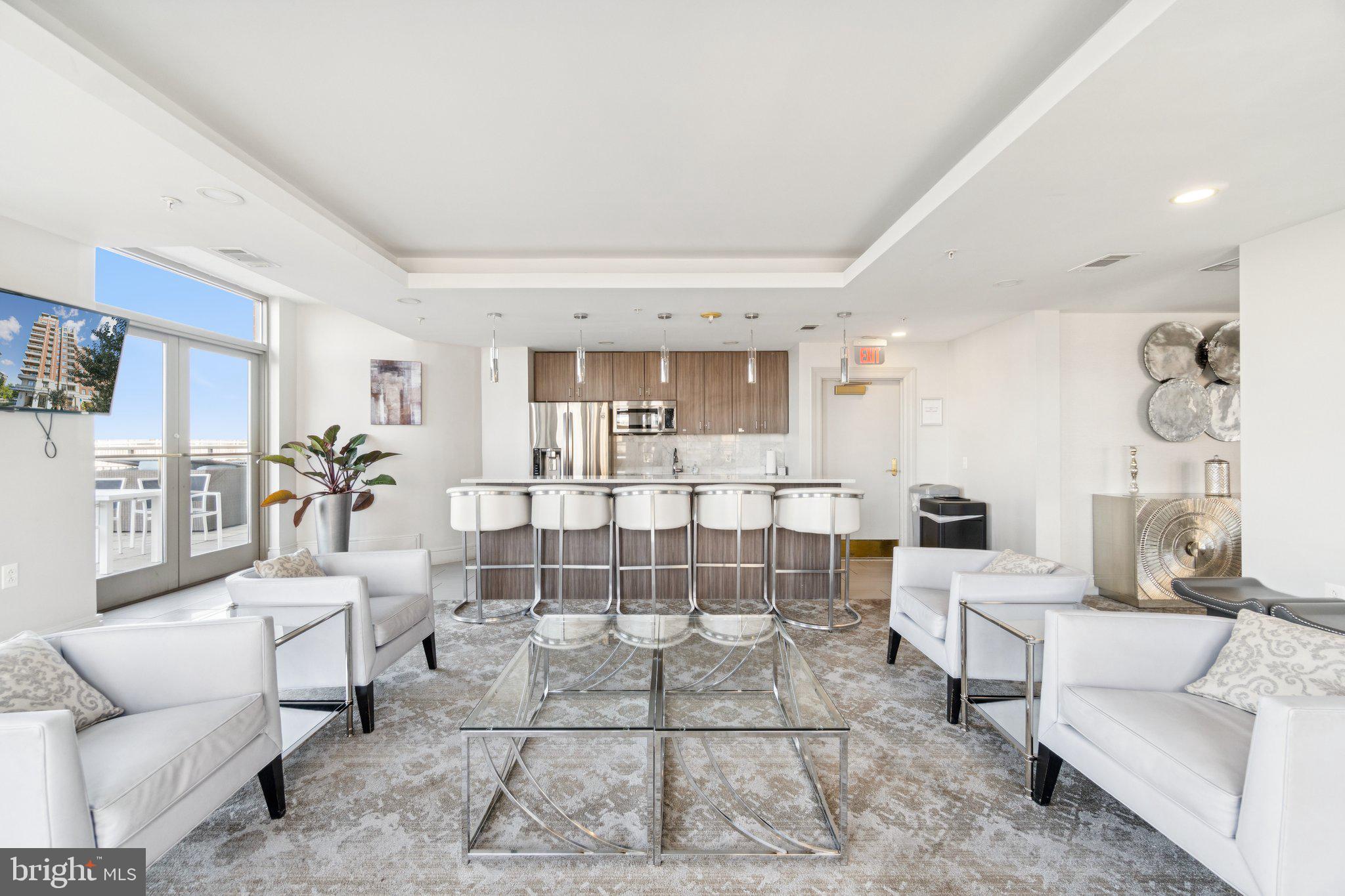 ECLIPSE ON CENTER PARK - Residential