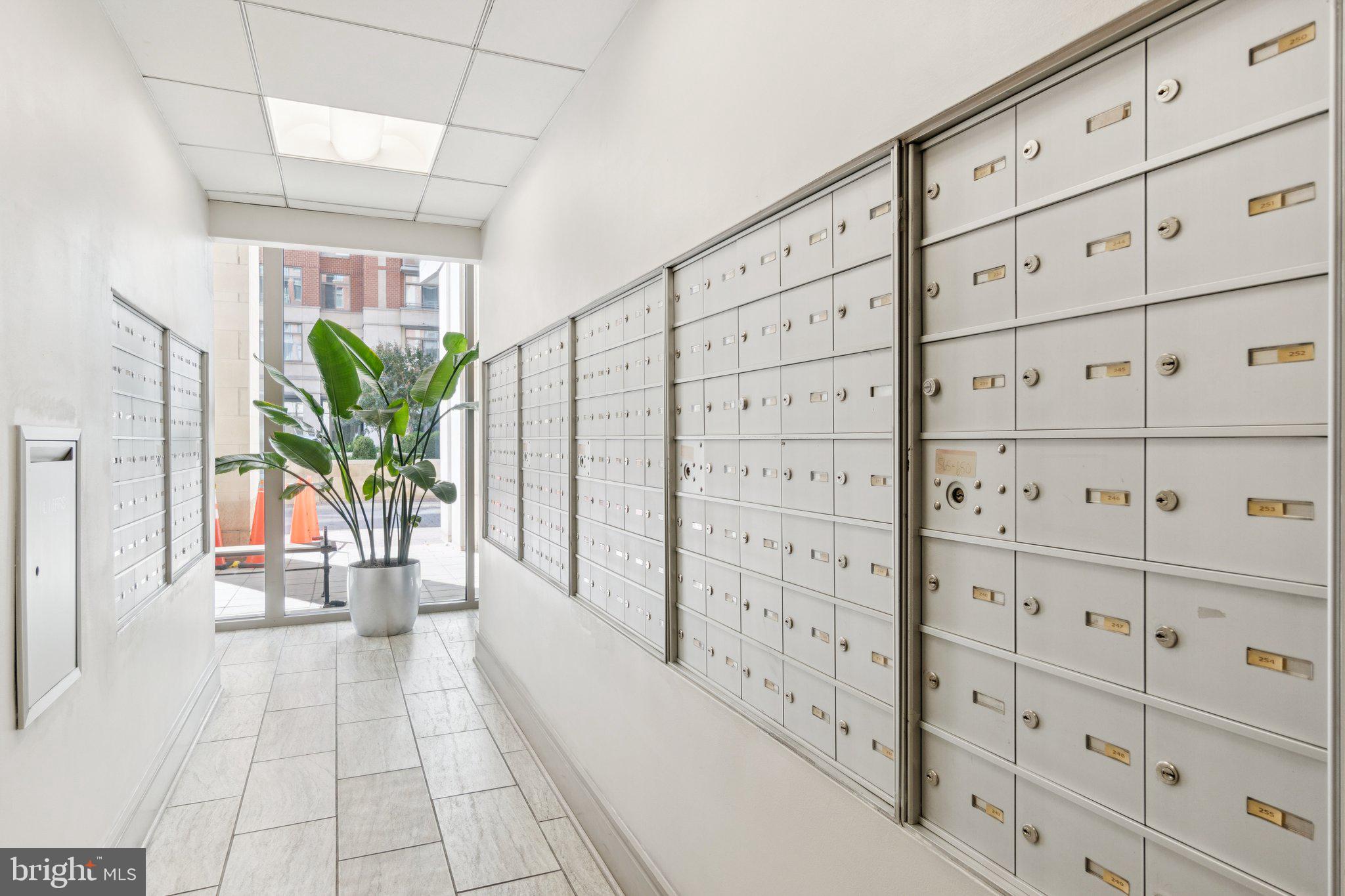 ECLIPSE ON CENTER PARK - Residential