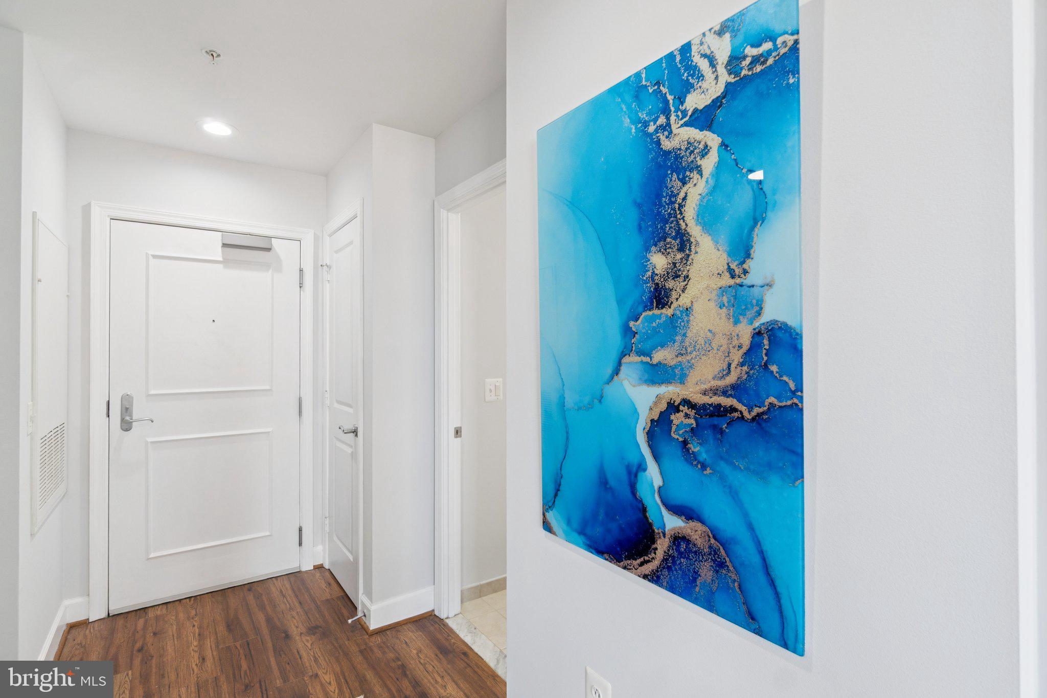 ECLIPSE ON CENTER PARK - Residential