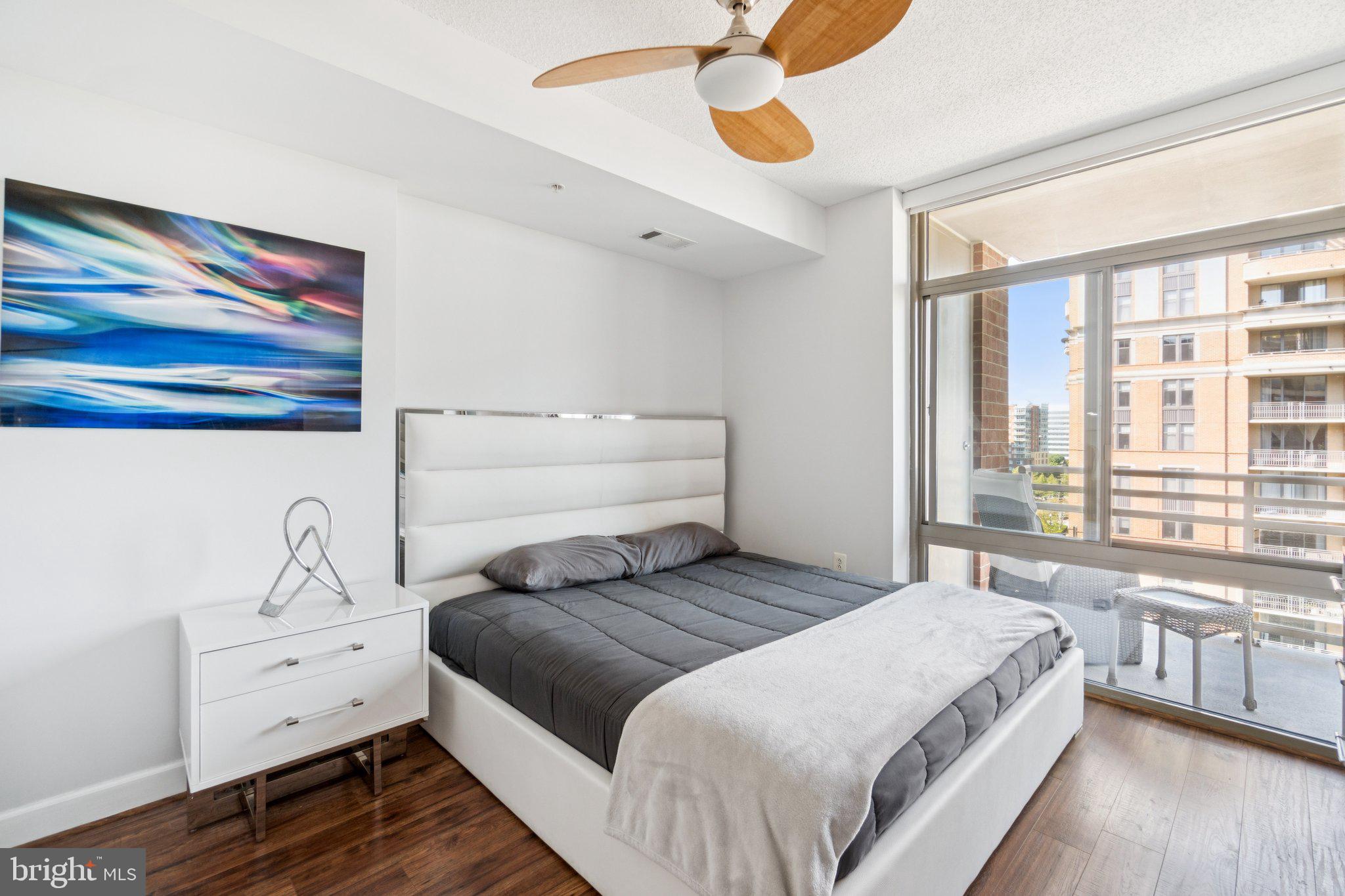 ECLIPSE ON CENTER PARK - Residential