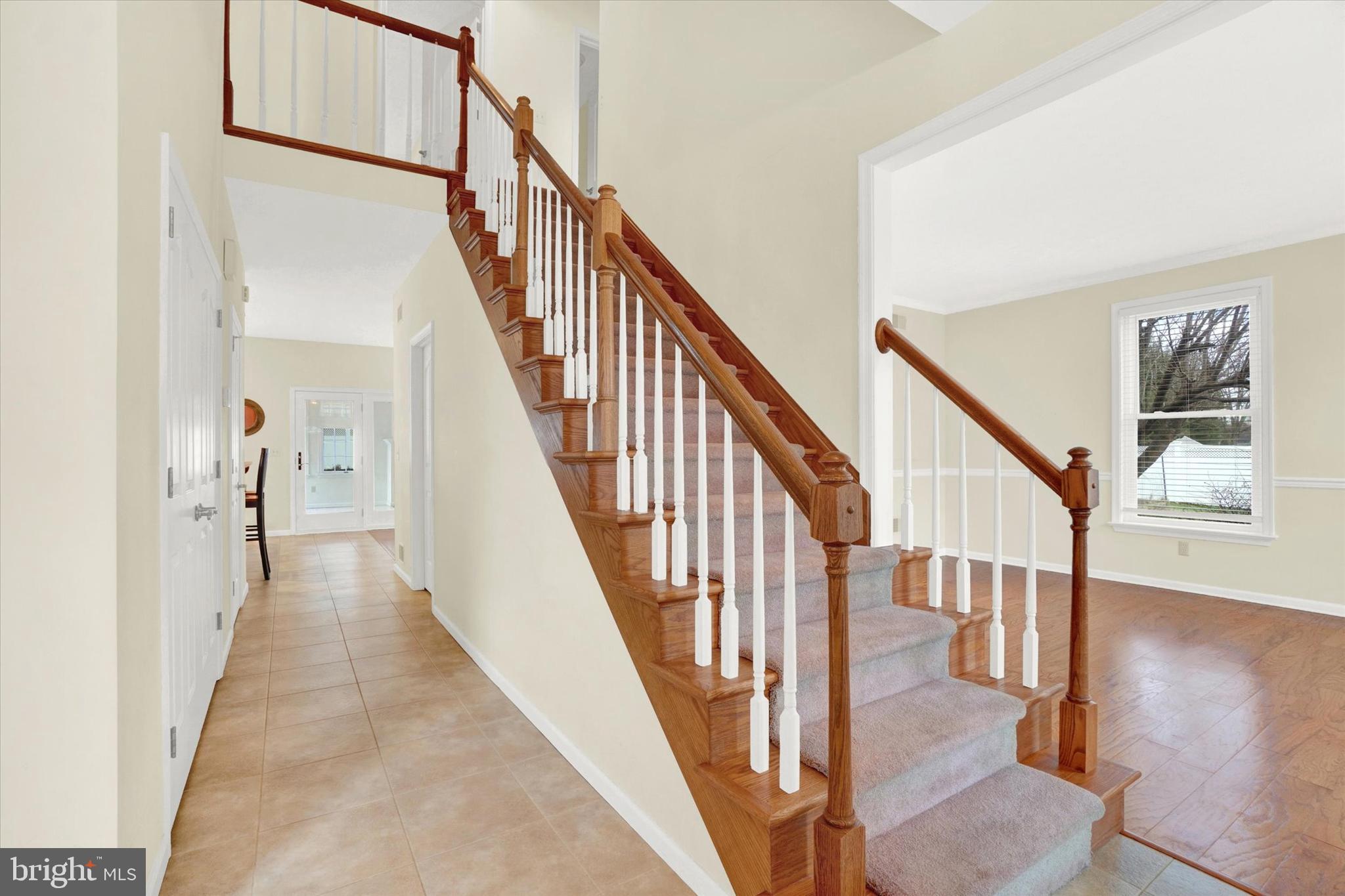 COUNTRY CLUB VIEW - Residential