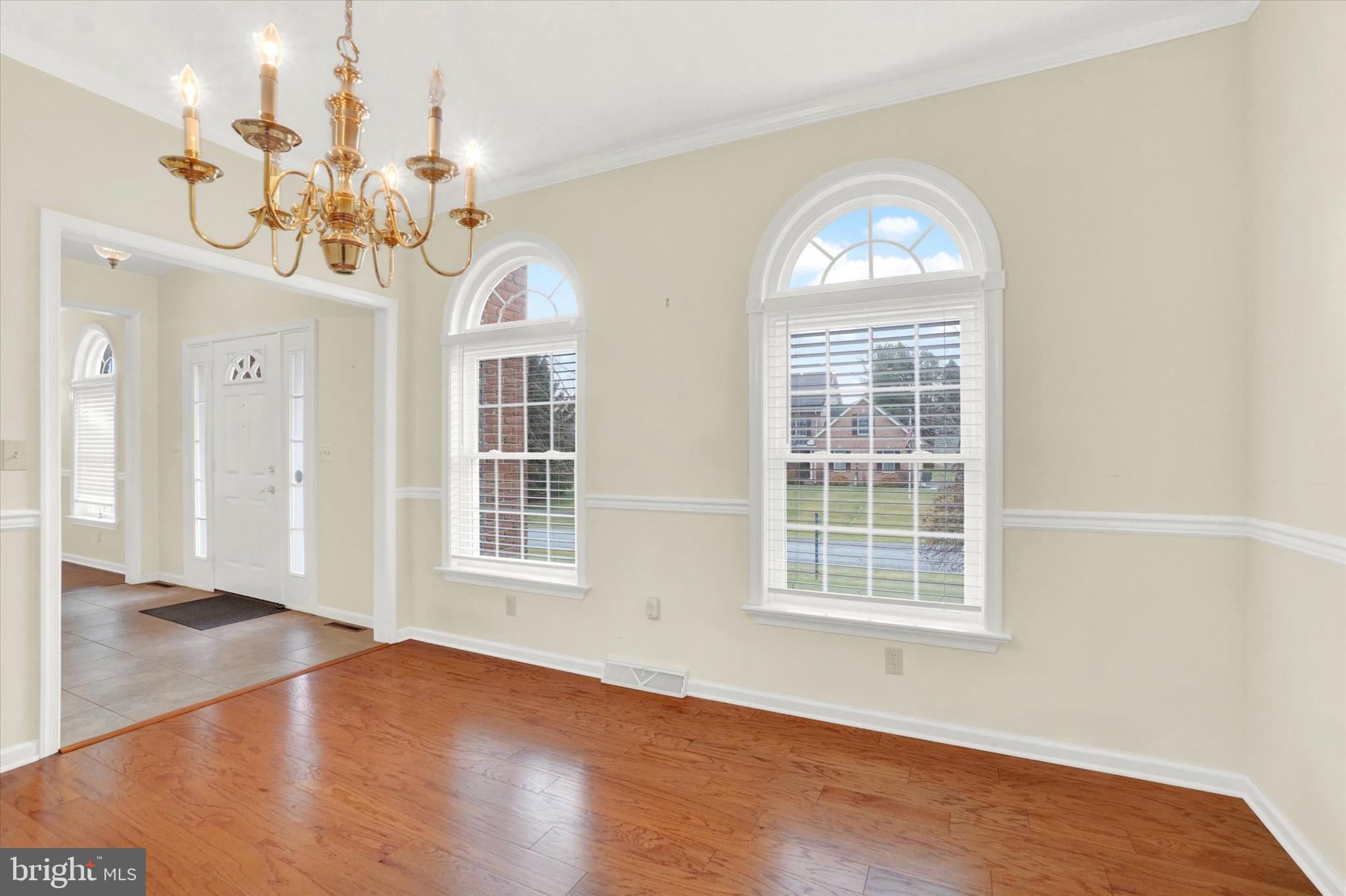 COUNTRY CLUB VIEW - Residential