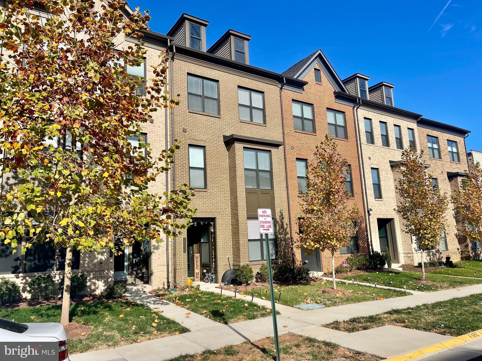 23006 SULLIVANS COVE SQUARE