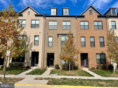 23006 Sullivans Cove Square, Brambleton, VA MLS: VALO2110638