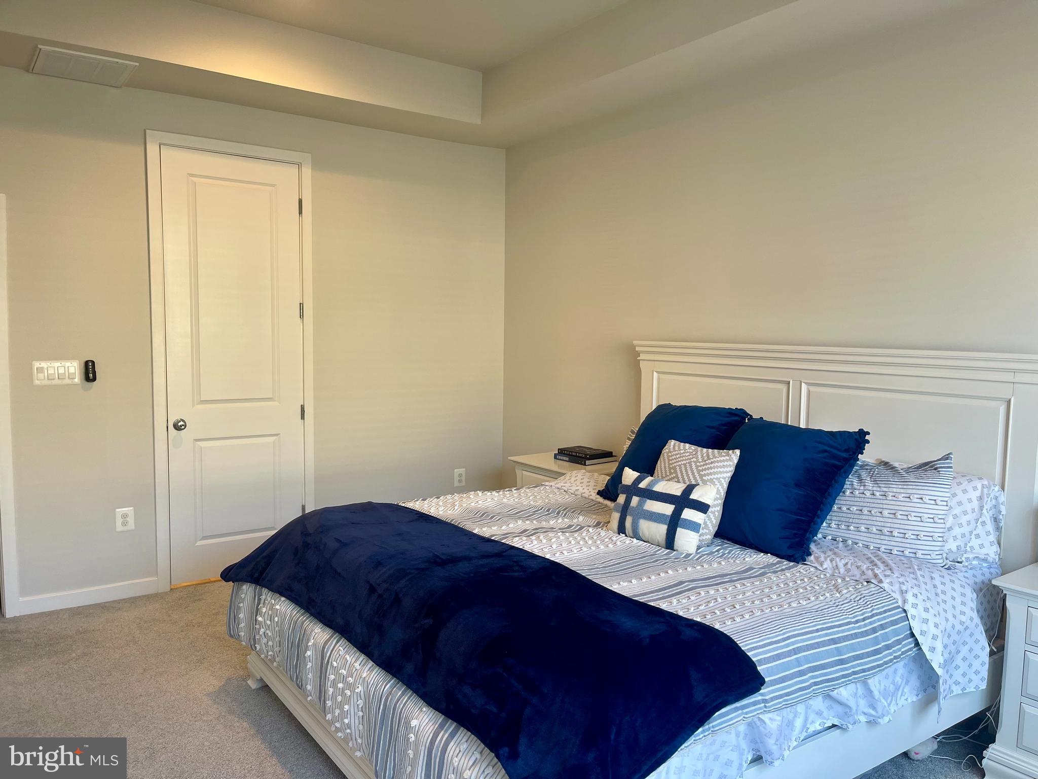 BRAMBLETON TOWN CENTER SOUTH - Residential Lease