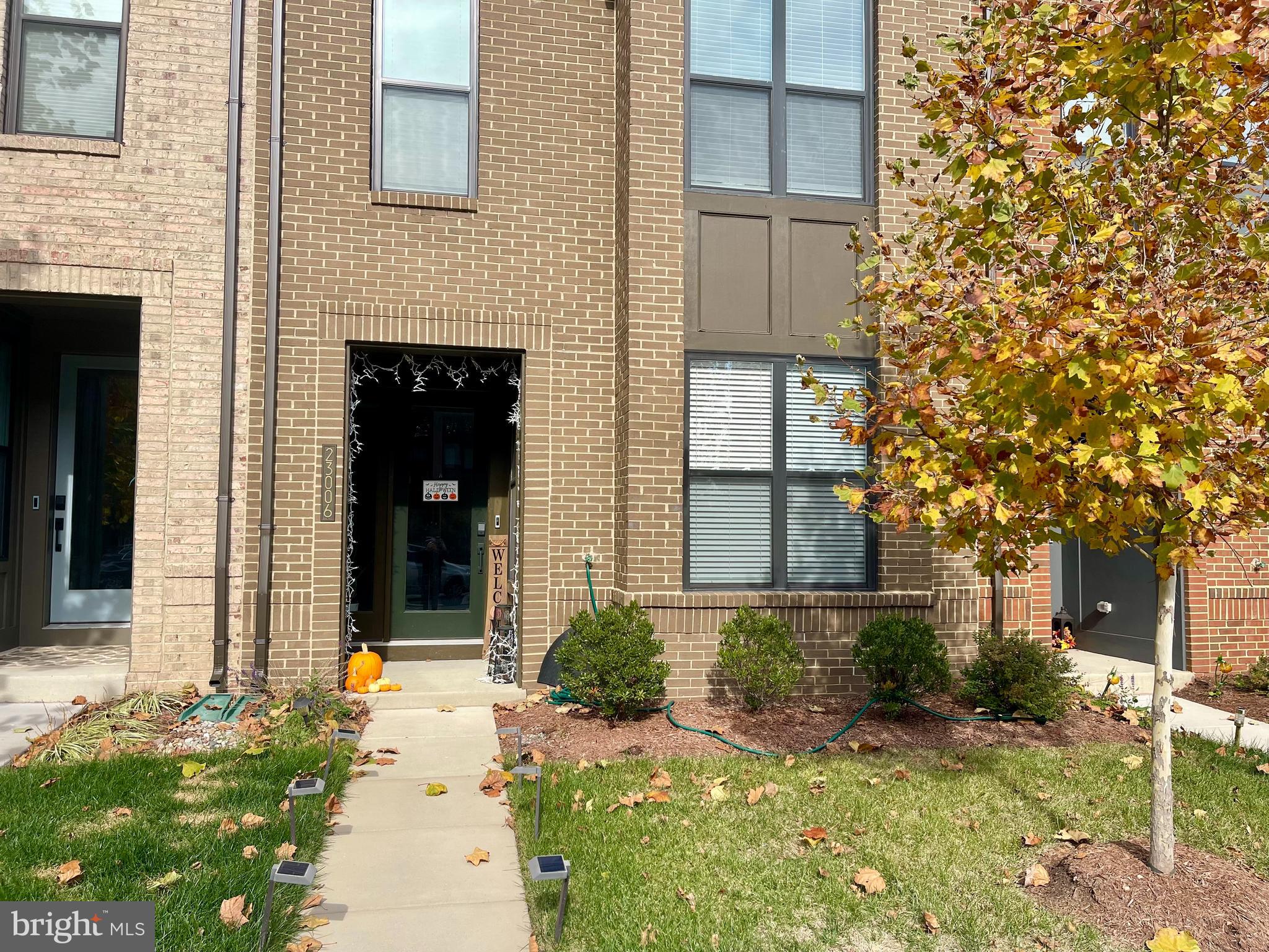 23006 SULLIVANS COVE SQUARE