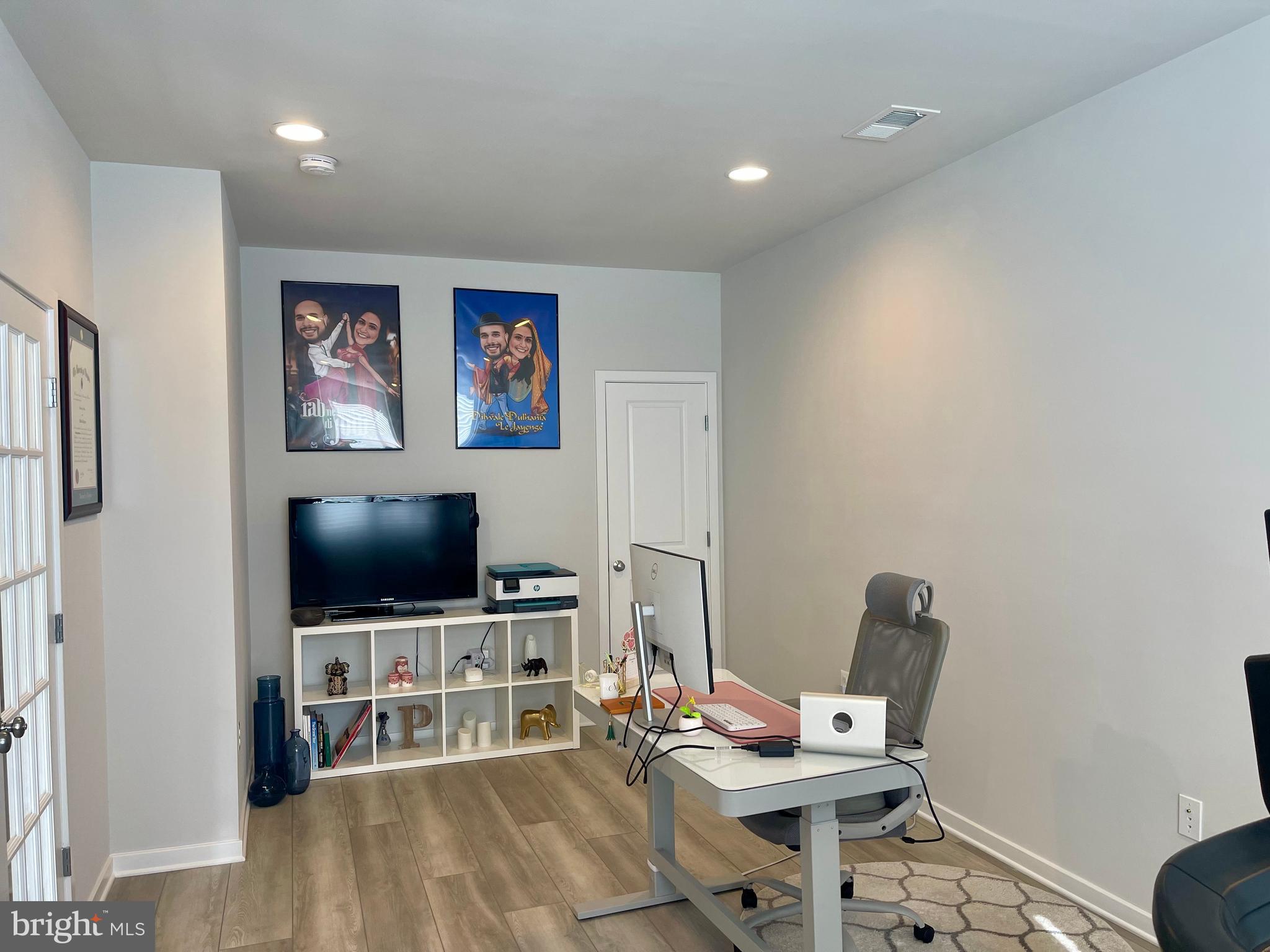 BRAMBLETON TOWN CENTER SOUTH - Residential Lease