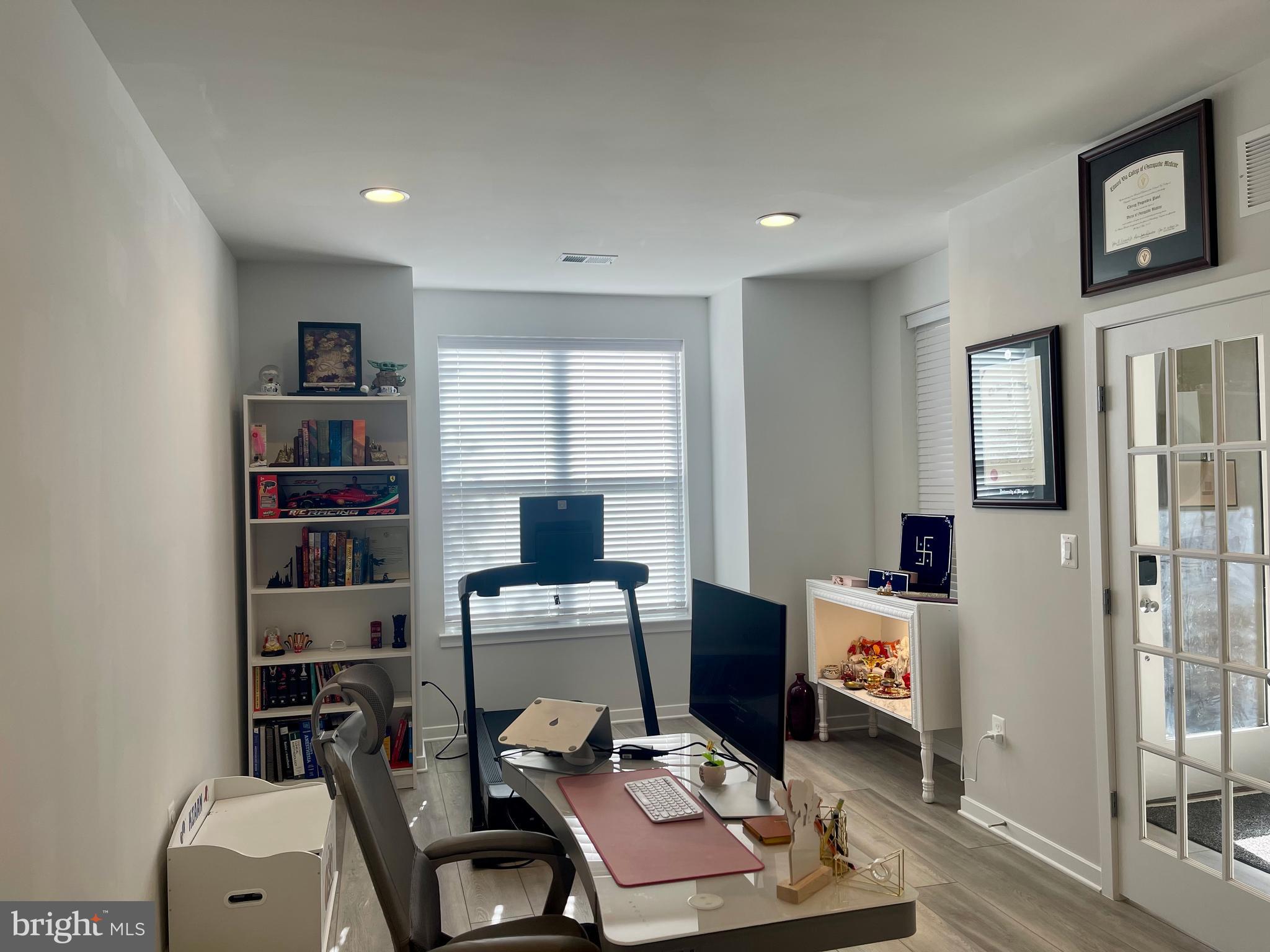 BRAMBLETON TOWN CENTER SOUTH - Residential Lease