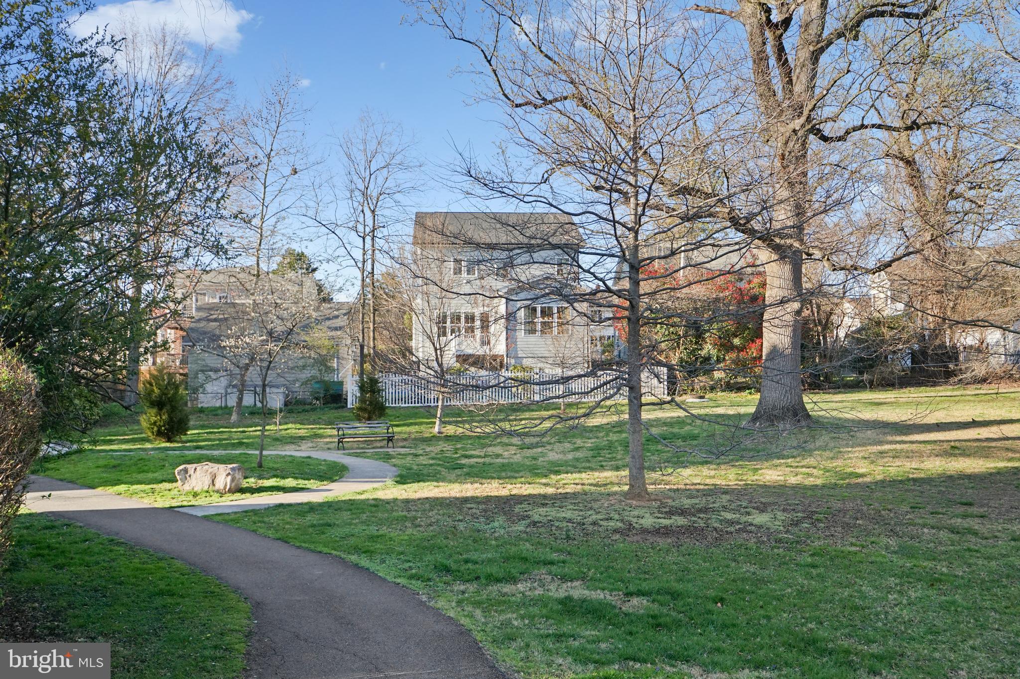 LYON PARK - Residential