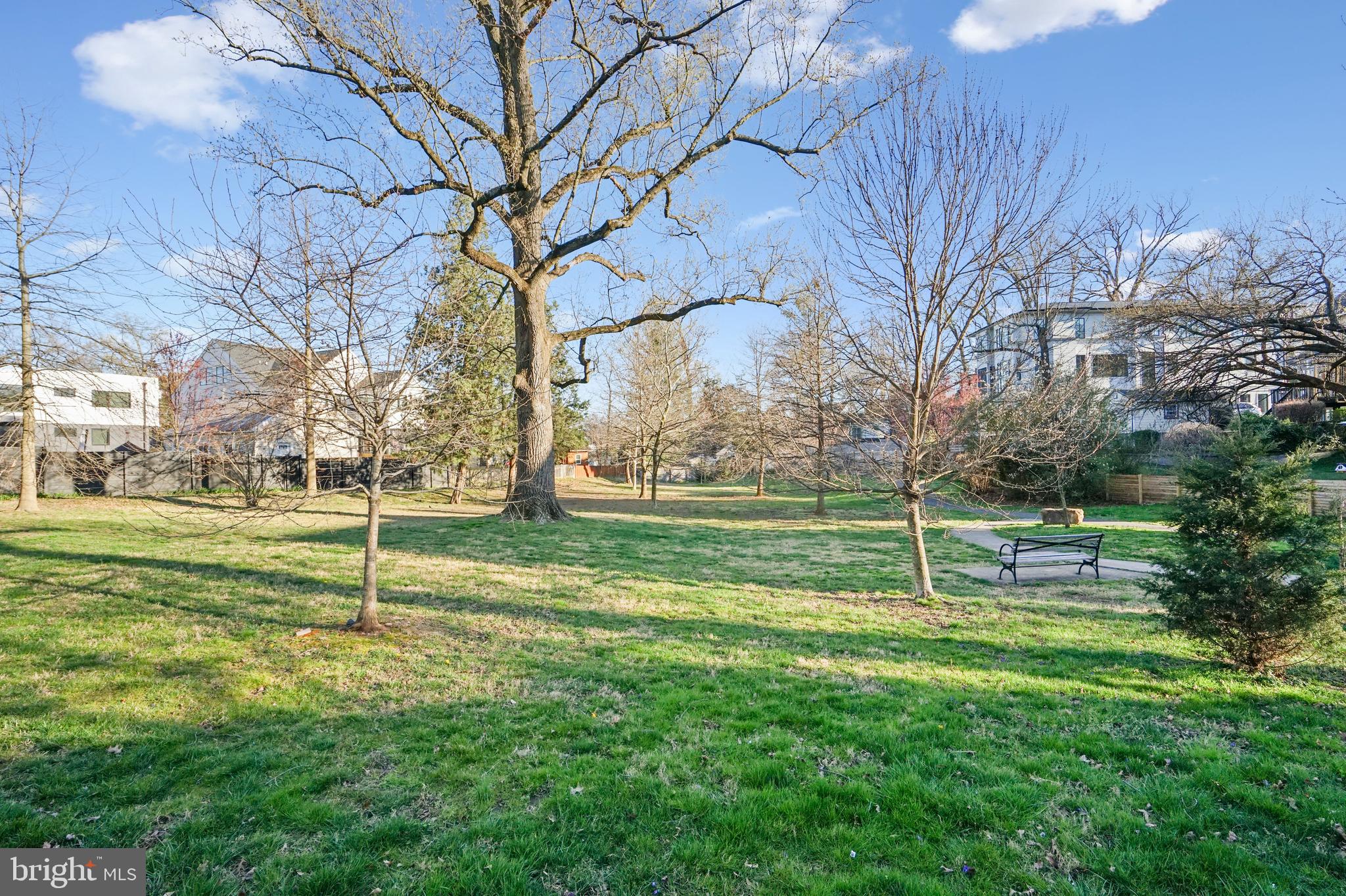 LYON PARK - Residential