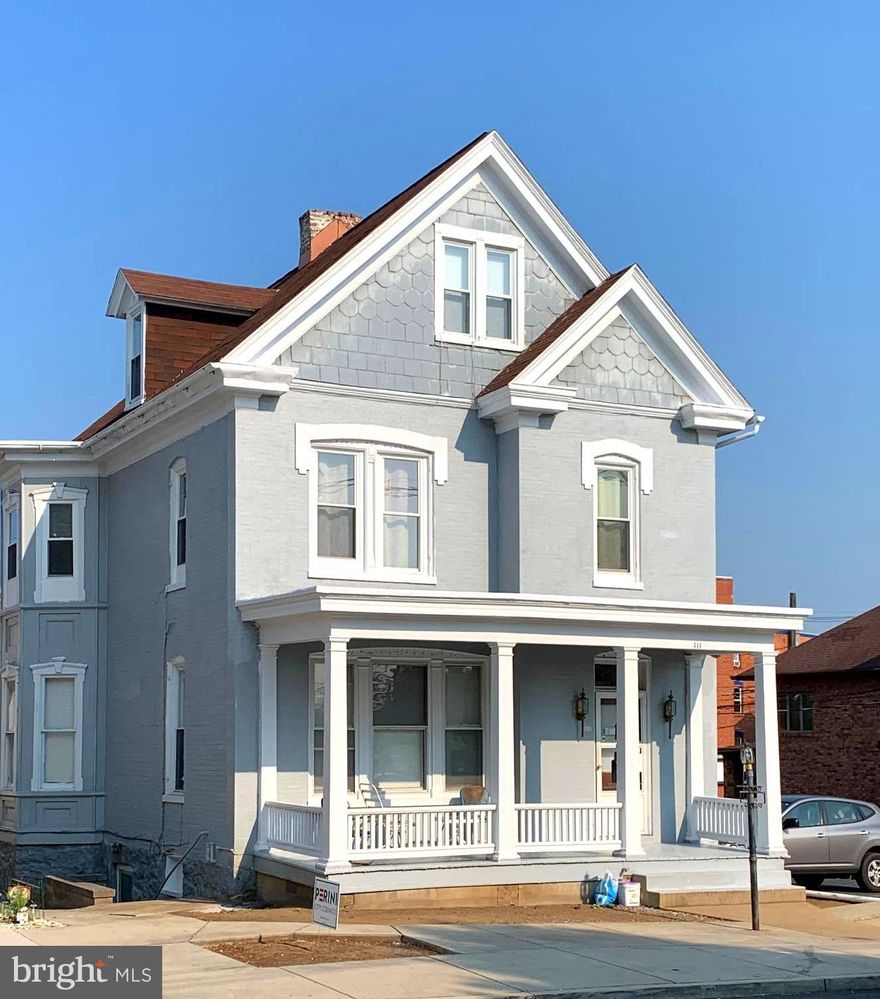 Charming ground level, 1 bed & 1 bath apartment,  available for rent in Hagerstown.    Water/sewer/trash included in rent.   Pets are case by case with strong application, additional pet deposit and monthly pet rent.  Maximum 2 pets.  Breed restrictions will apply.    Contact us today to schedule a tour.