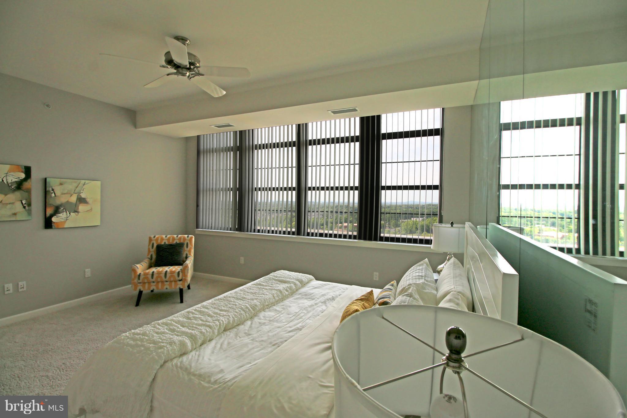 PARAMOUNT - Residential