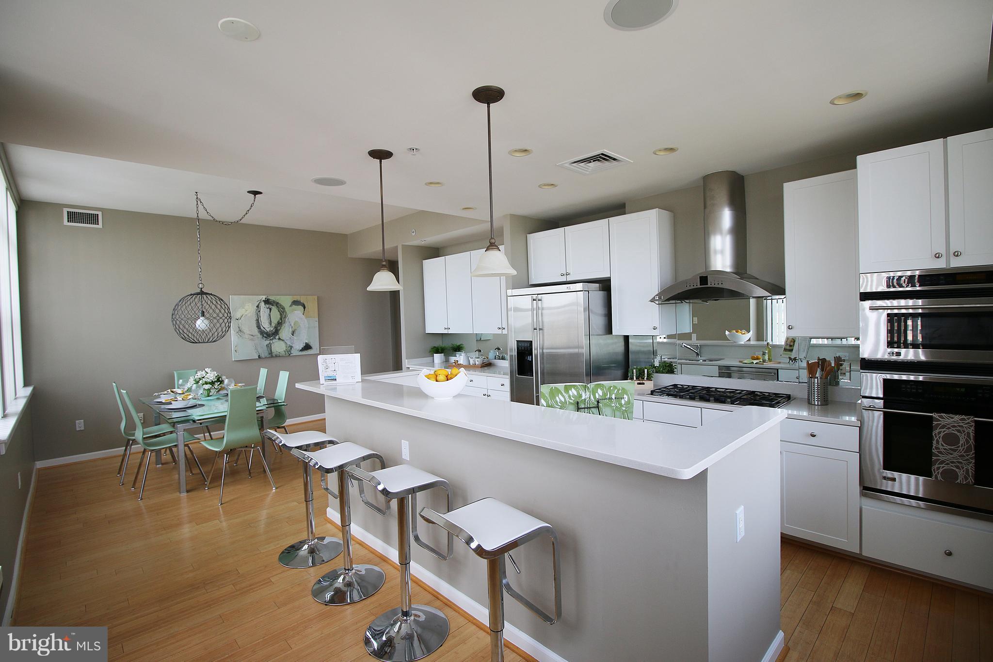 PARAMOUNT - Residential