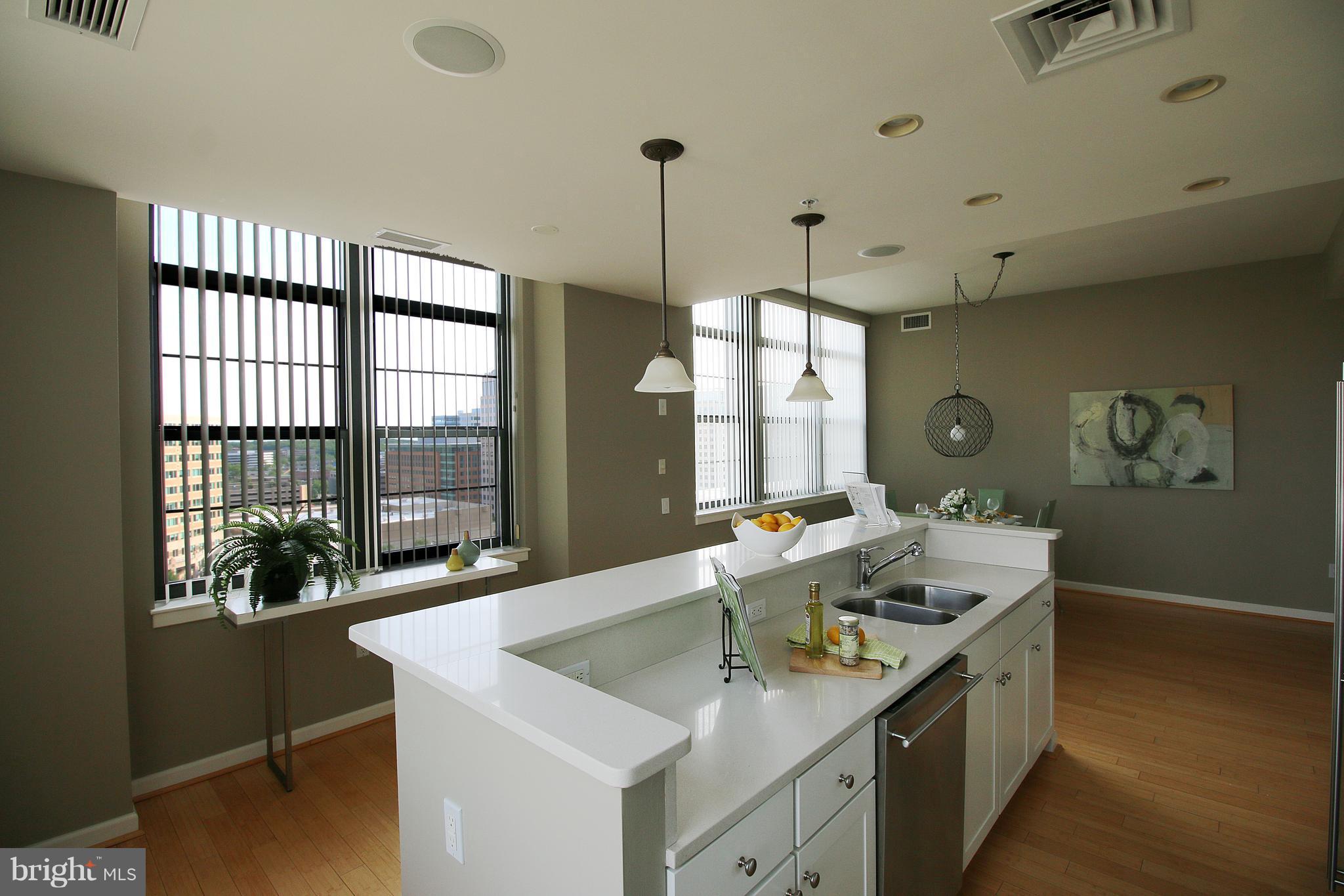 PARAMOUNT - Residential