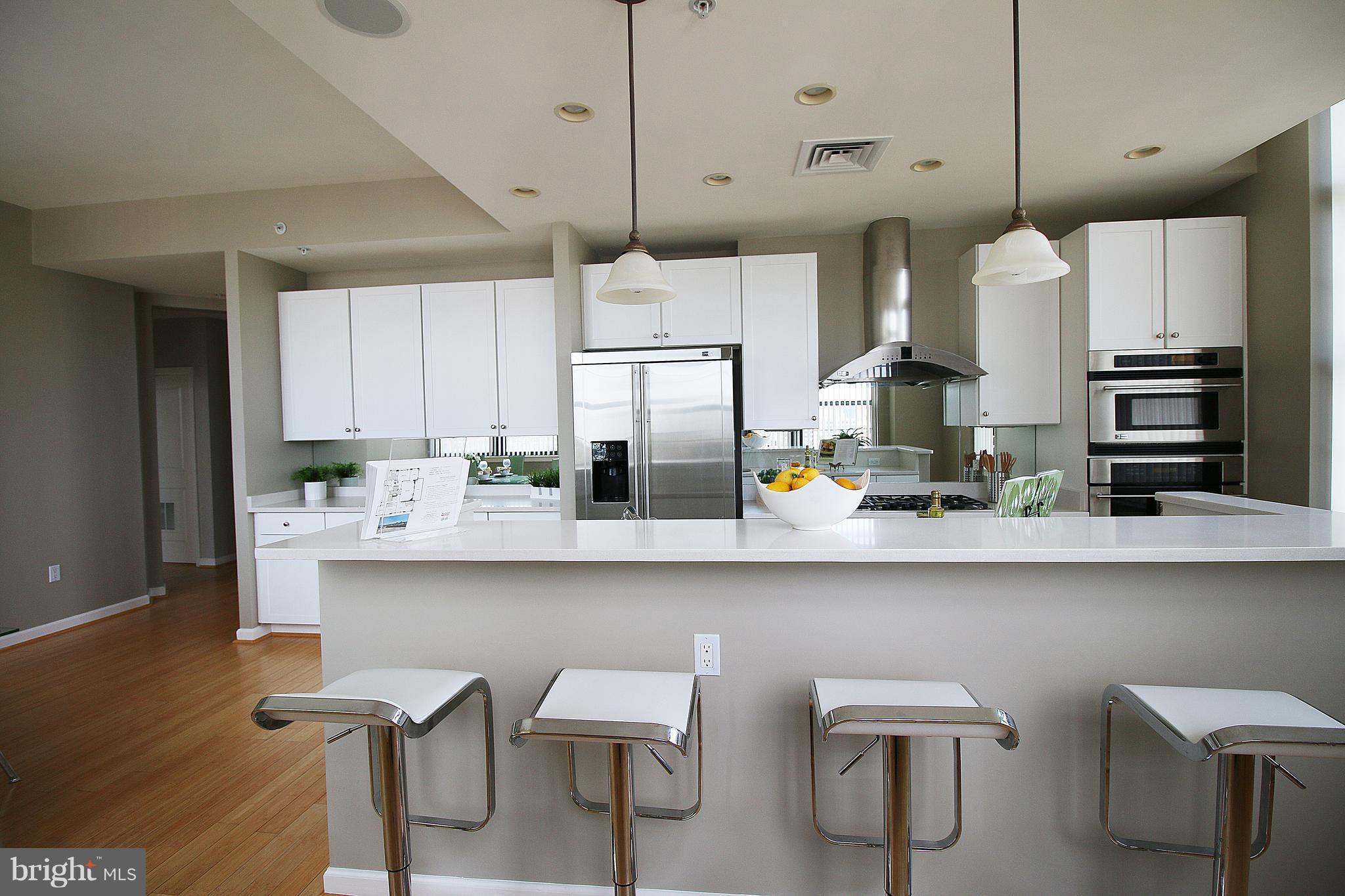 PARAMOUNT - Residential