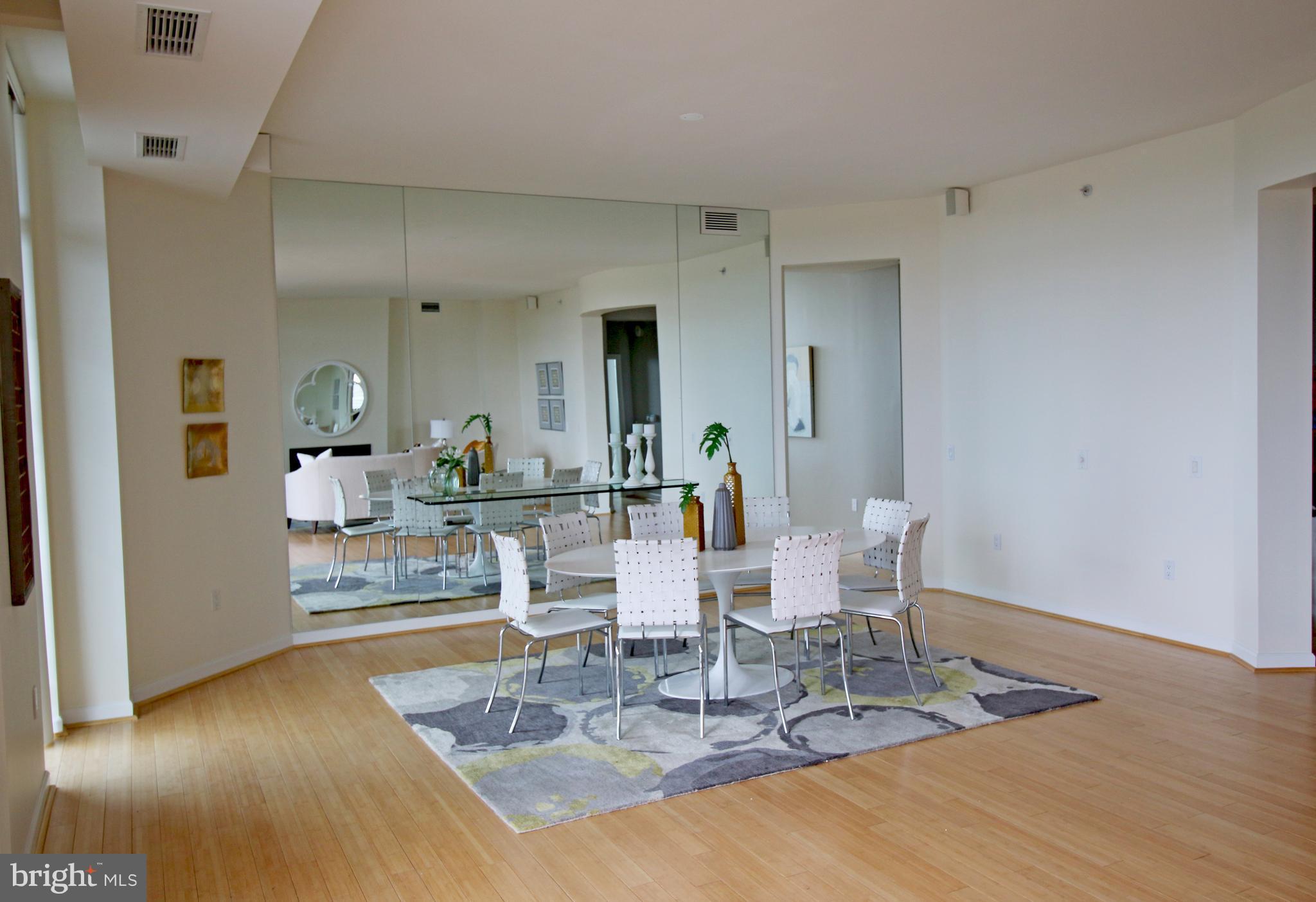 PARAMOUNT - Residential