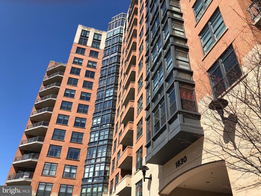 This penthouse floor condominium is one of the largest offered in all of Reston at 2,750 square feet and one of just two with enormous 600 square foot outdoor terrace.  Eastern exposure offers morning sun and glorious views to Tysons and beyond.  Superb onsite amenities and minutes to shops, concerts, restaurants, movies and more!