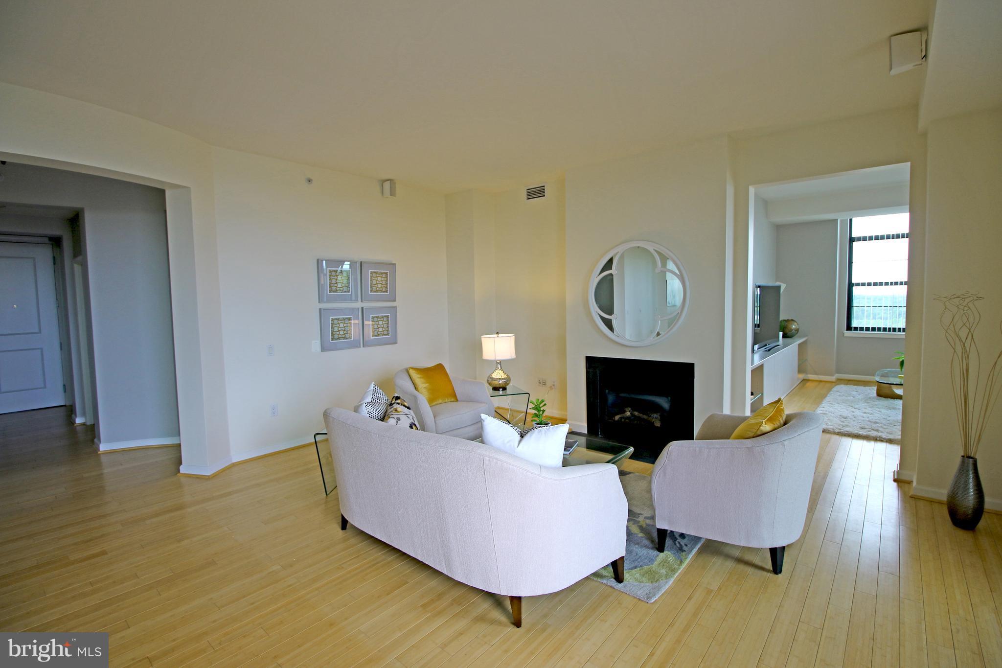 PARAMOUNT - Residential