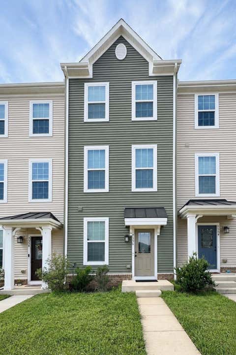 Townhouse For Rent - 7556 Hancock Street<br/> Fauquier County, BEALETON, VA 22712