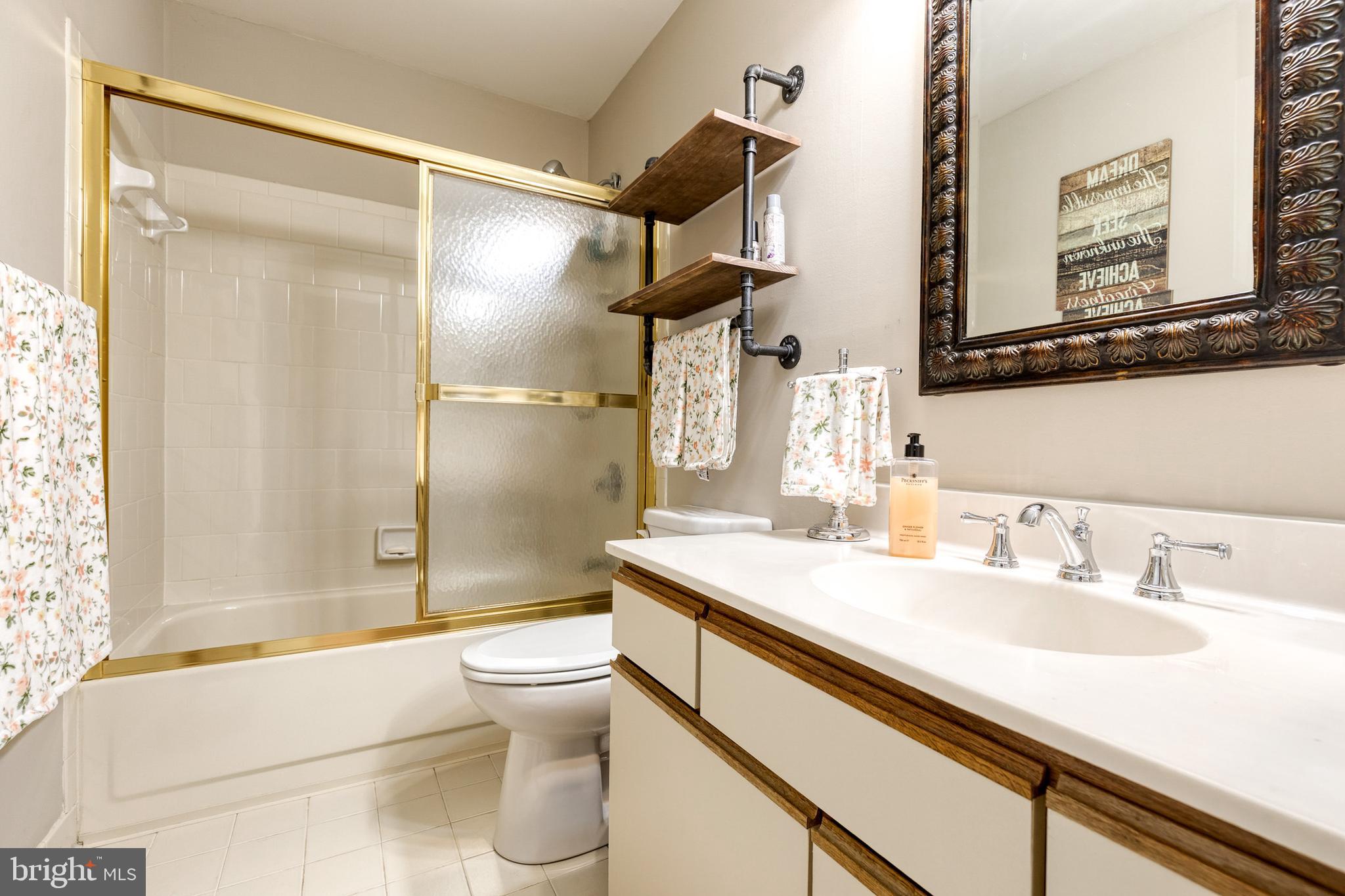 LOVETON FARMS - Residential