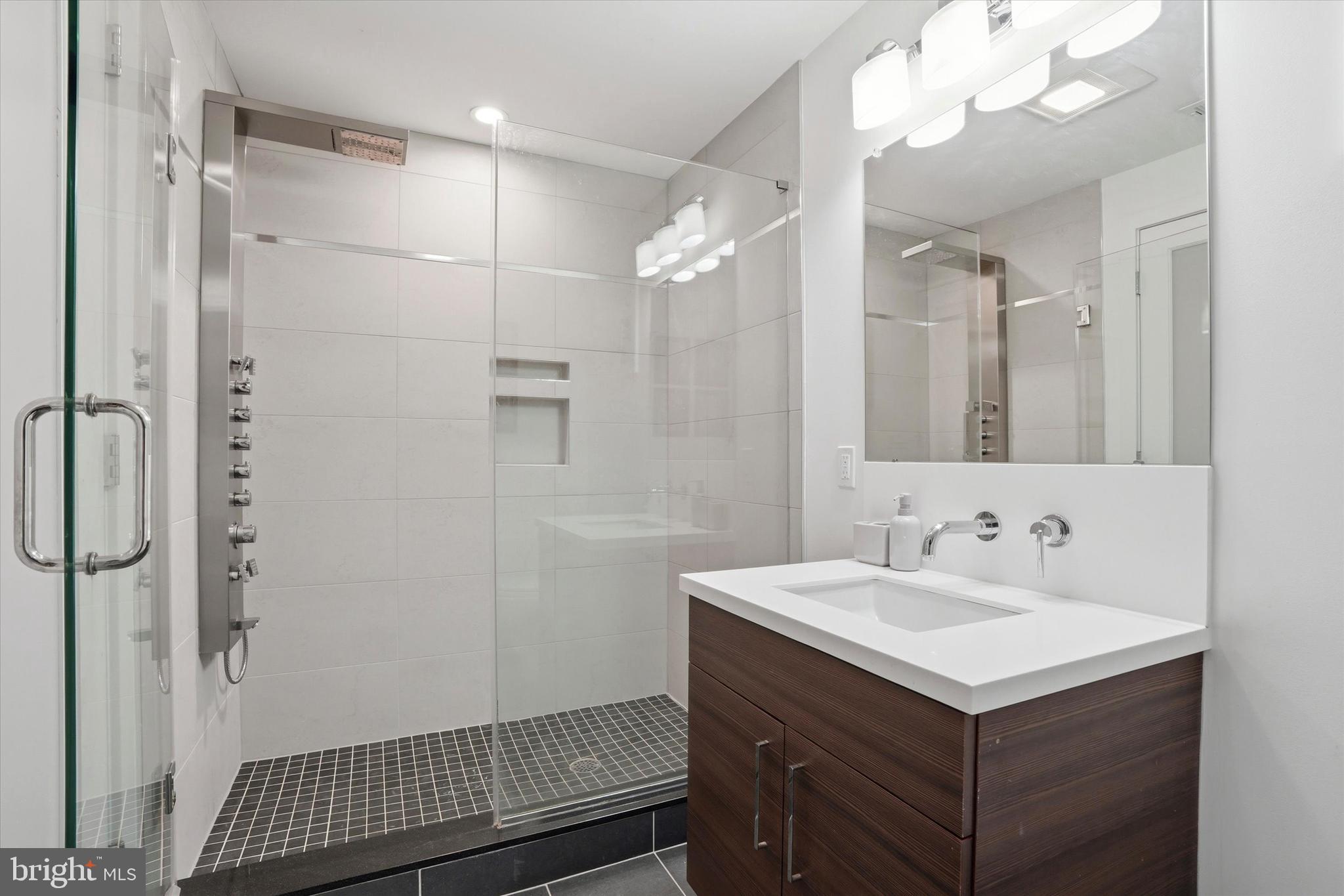 GRADUATE HOSPITAL - Residential