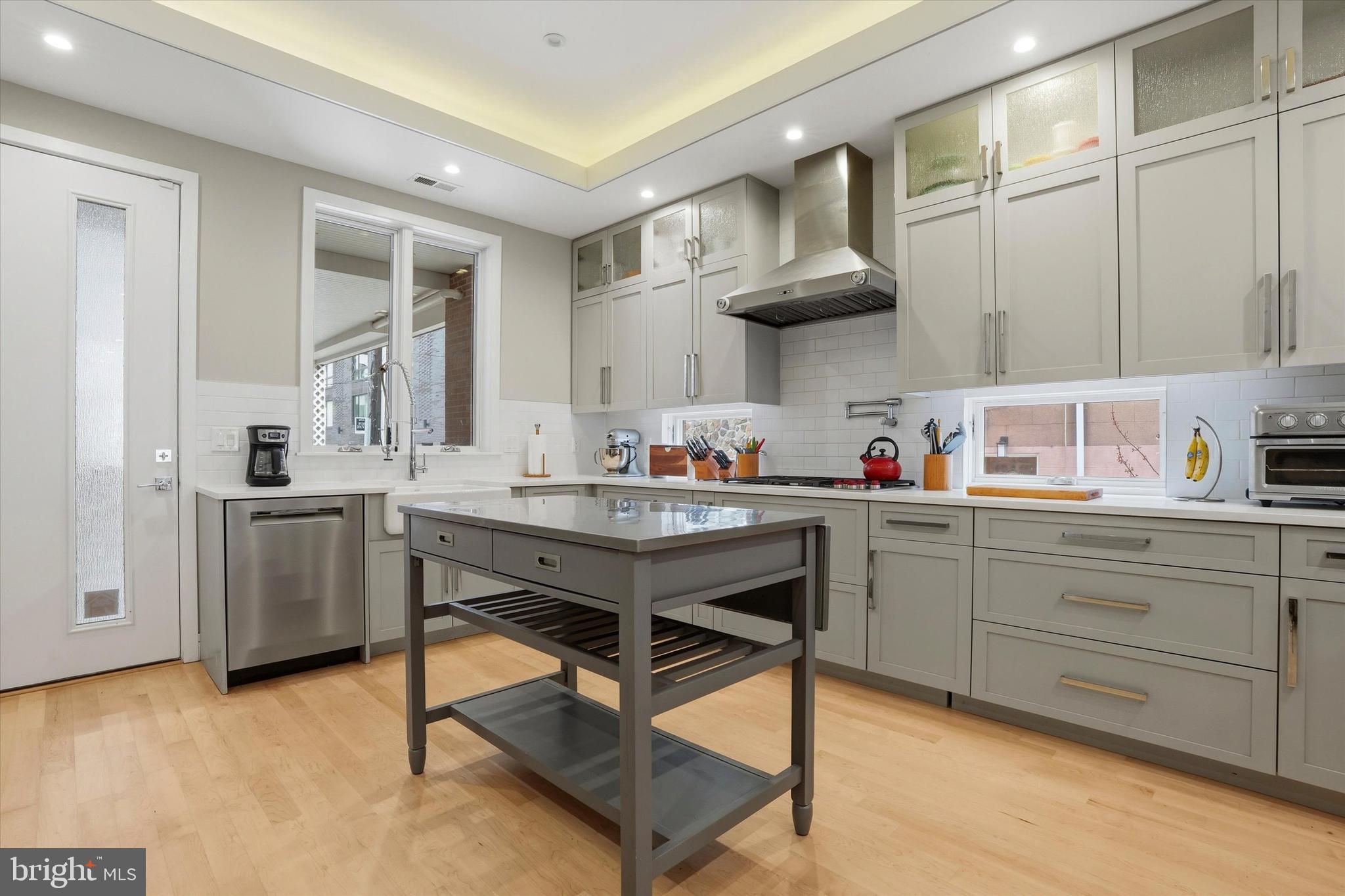 GRADUATE HOSPITAL - Residential