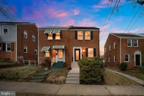 53 Underwood Place NW, Washington, DC 20012 - #: DCDC2190450