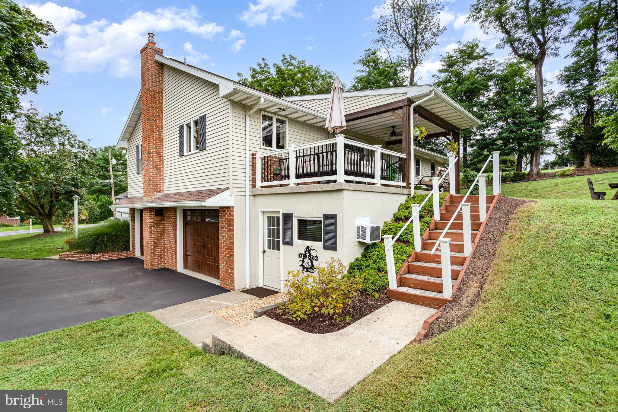 107 N COLEBROOK ROAD