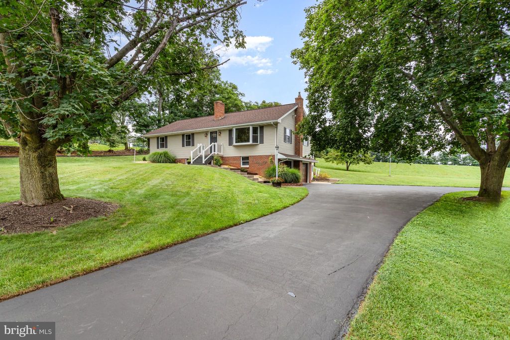 Photo of 107 N Colebrook Road, MANHEIM, PA 17545 (MLS # PALA2074022)