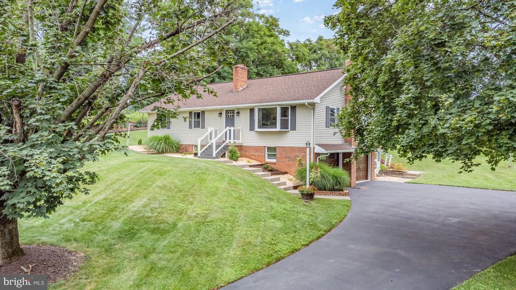 Photo of 107 N Colebrook Road, MANHEIM, PA 17545 (MLS # PALA2074022)