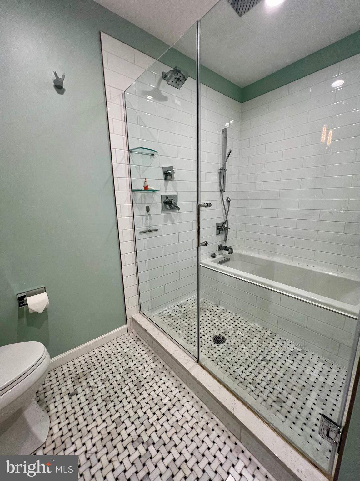 SOCIETY HILL - Residential Lease