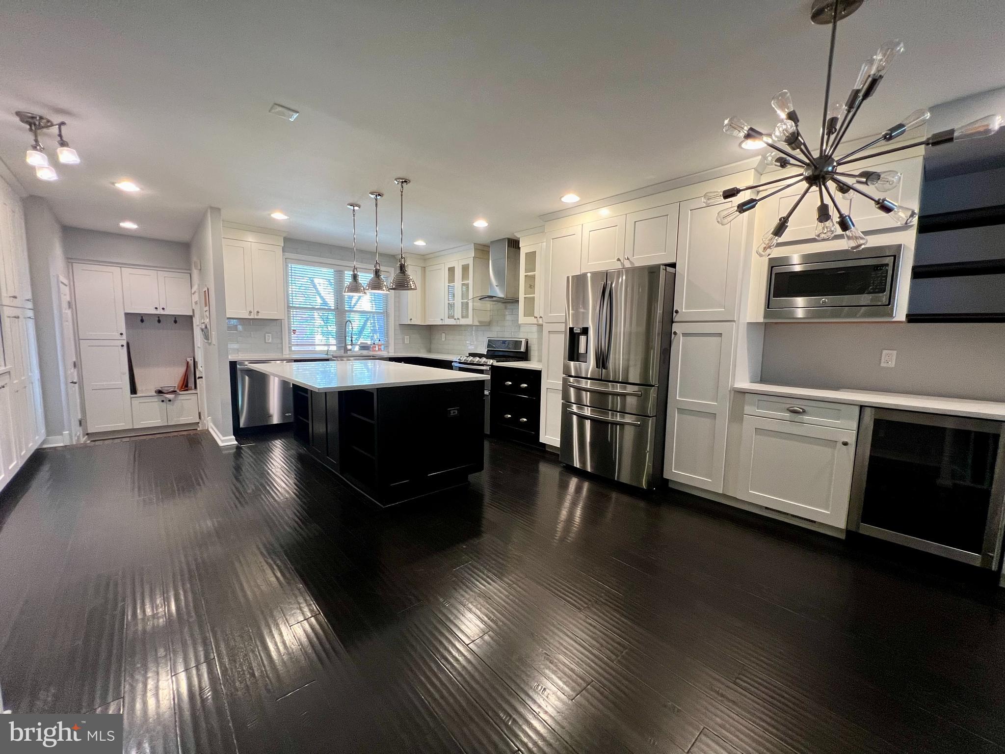 SOCIETY HILL - Residential Lease