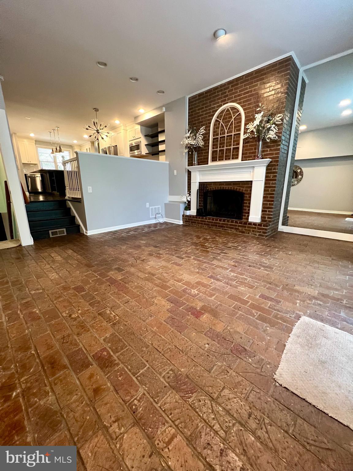 SOCIETY HILL - Residential Lease