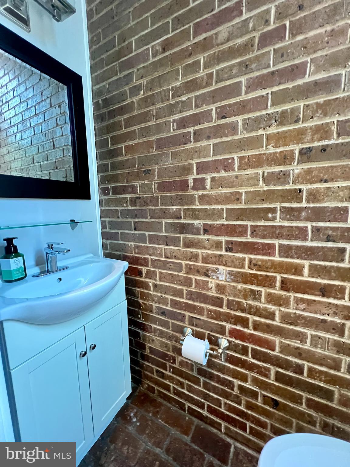 SOCIETY HILL - Residential Lease